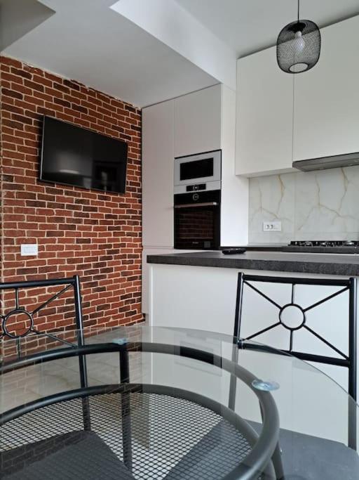 Classy Apartment With Parking In The City Center 부쿠레슈티 외부 사진