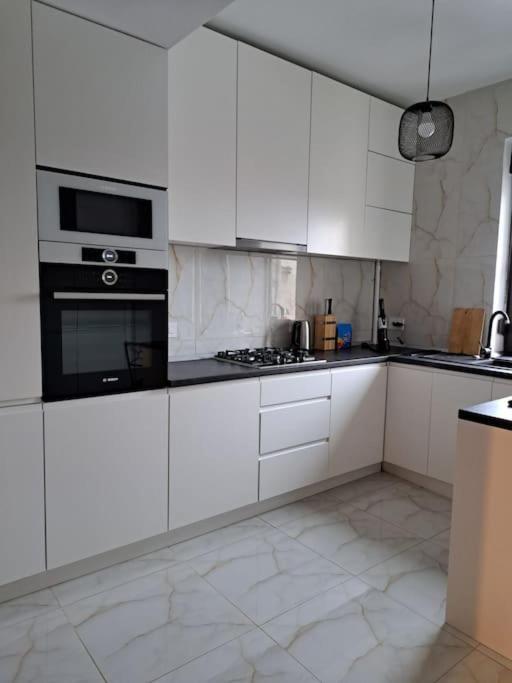 Classy Apartment With Parking In The City Center 부쿠레슈티 외부 사진