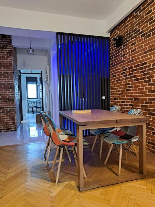 Classy Apartment With Parking In The City Center 부쿠레슈티 외부 사진