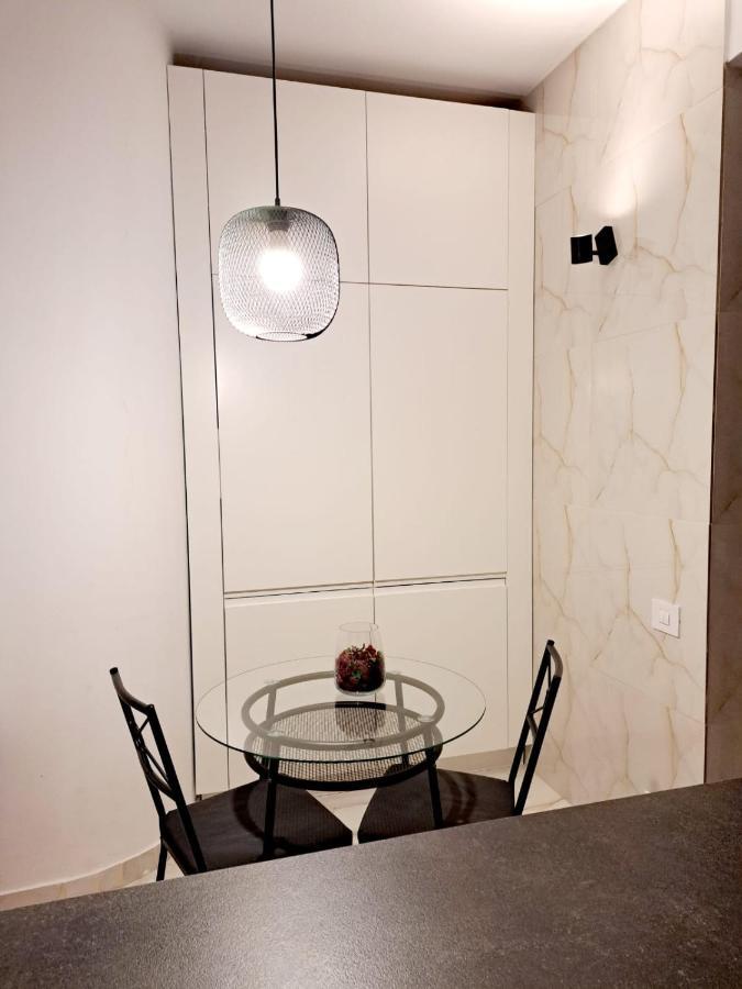 Classy Apartment With Parking In The City Center 부쿠레슈티 외부 사진