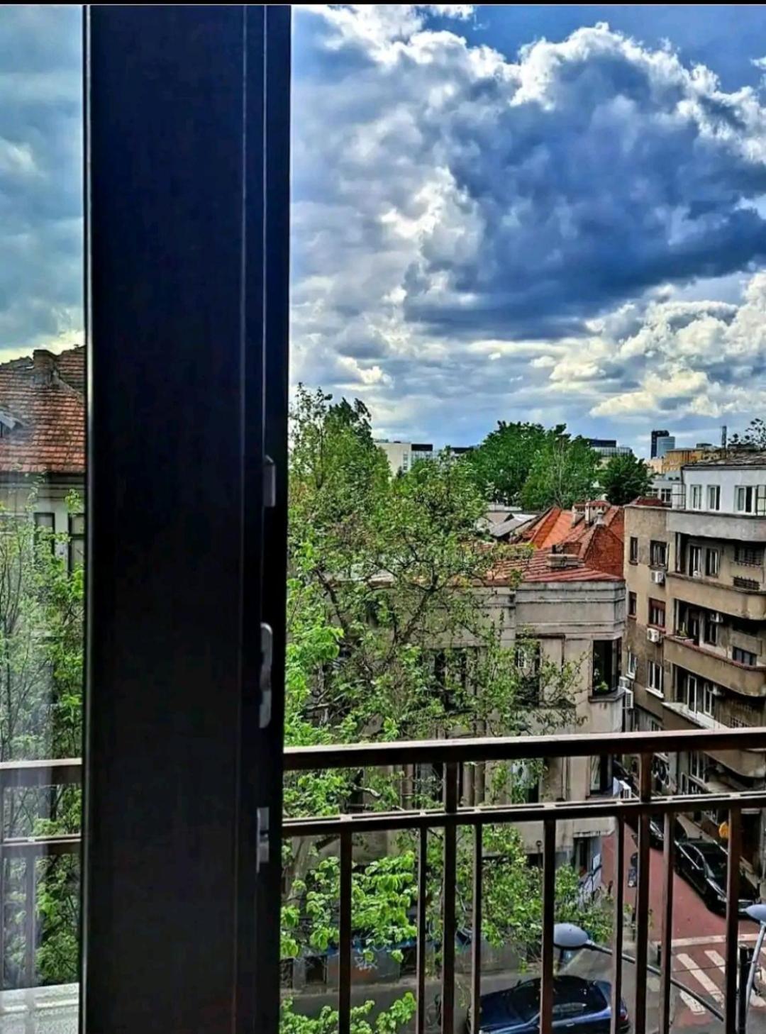 Classy Apartment With Parking In The City Center 부쿠레슈티 외부 사진
