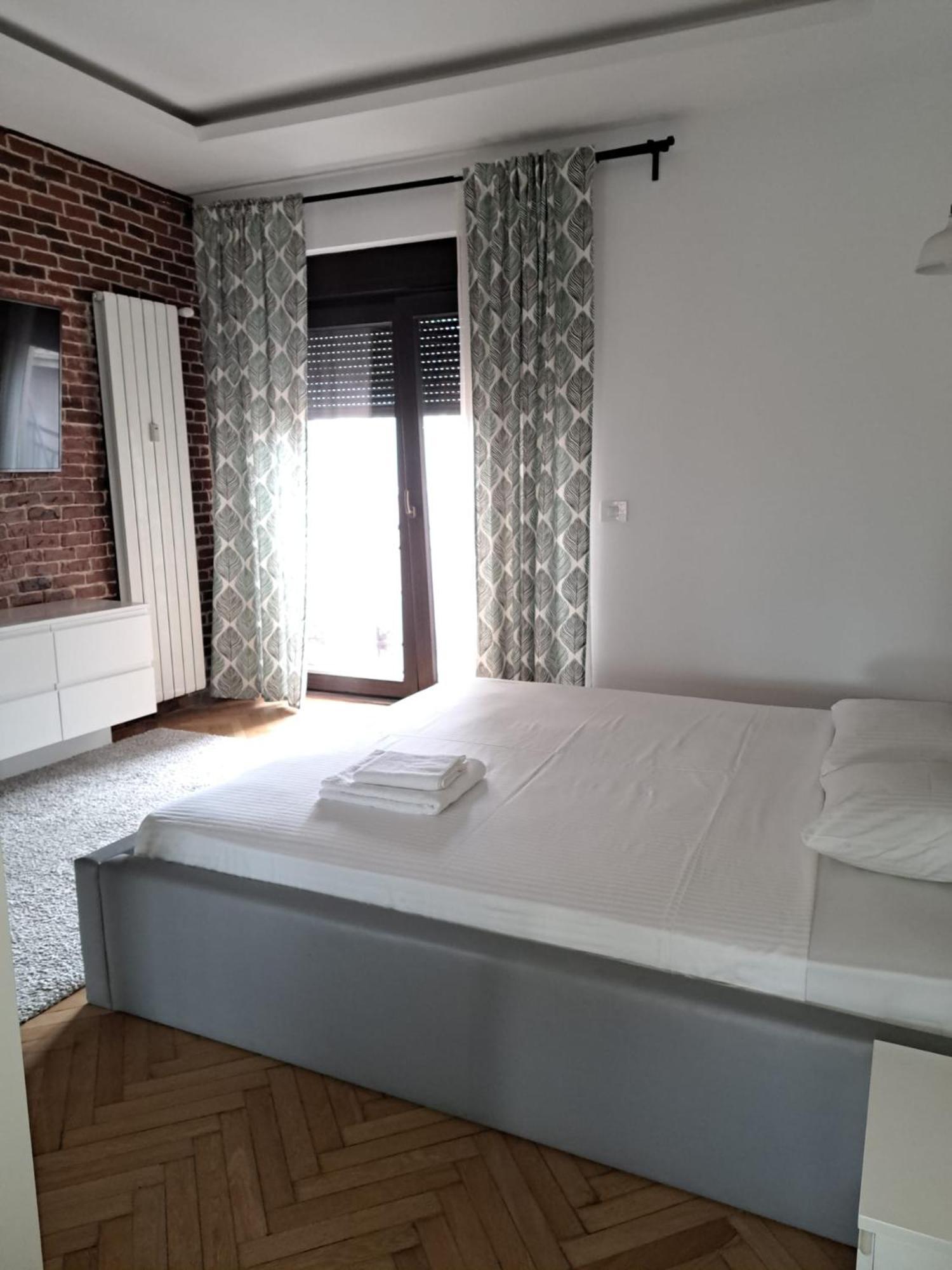 Classy Apartment With Parking In The City Center 부쿠레슈티 외부 사진